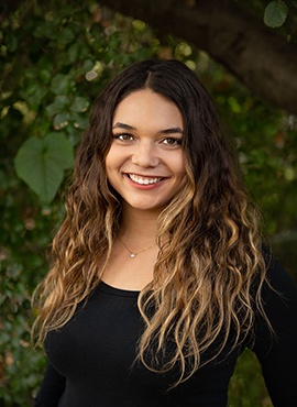 Dental assistant Mikalia